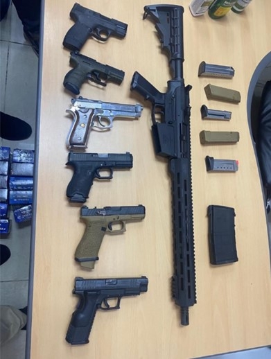 Picture of guns Picture of guns