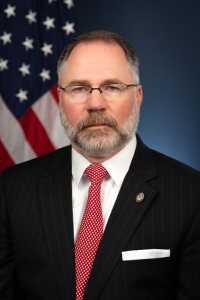 Official portrait of U.S. Attorney David H. Estes