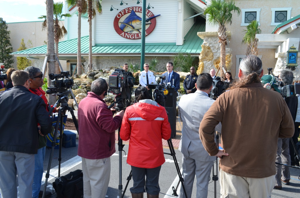 Tampa Bay media outlets capture the press conference.